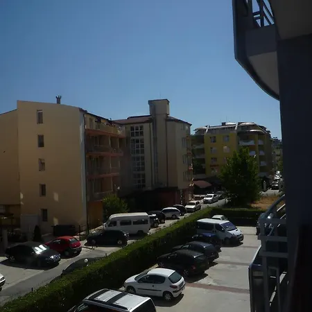 Апартамент Central Plaza